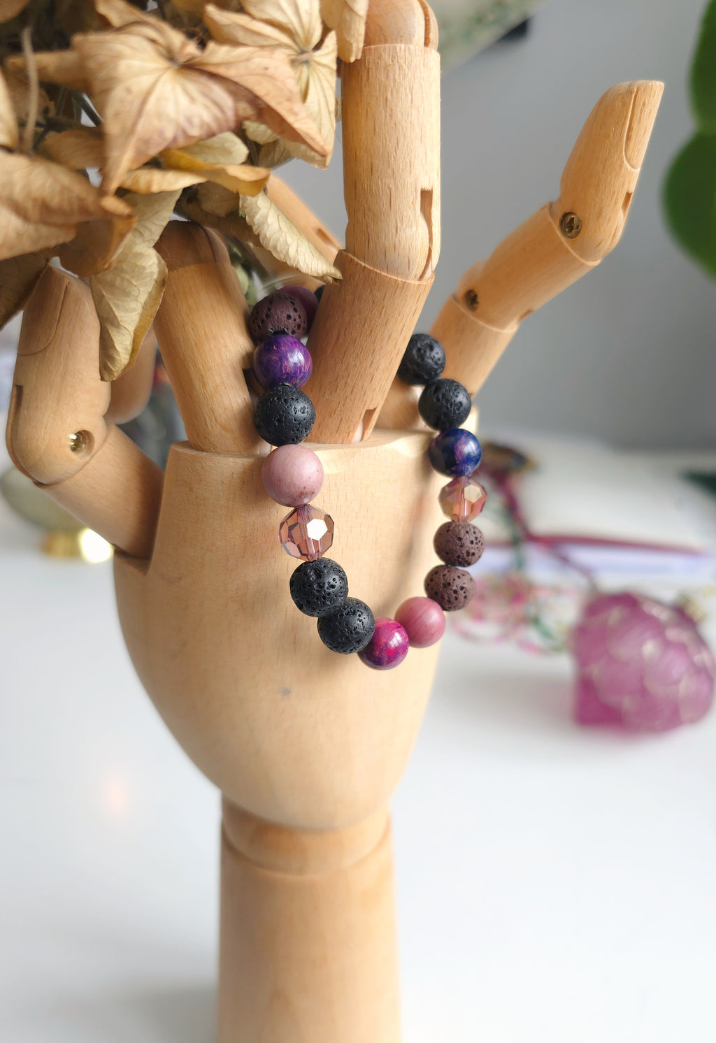 Pulsera divertida de cuentas multicolor en tonos marrón rosado