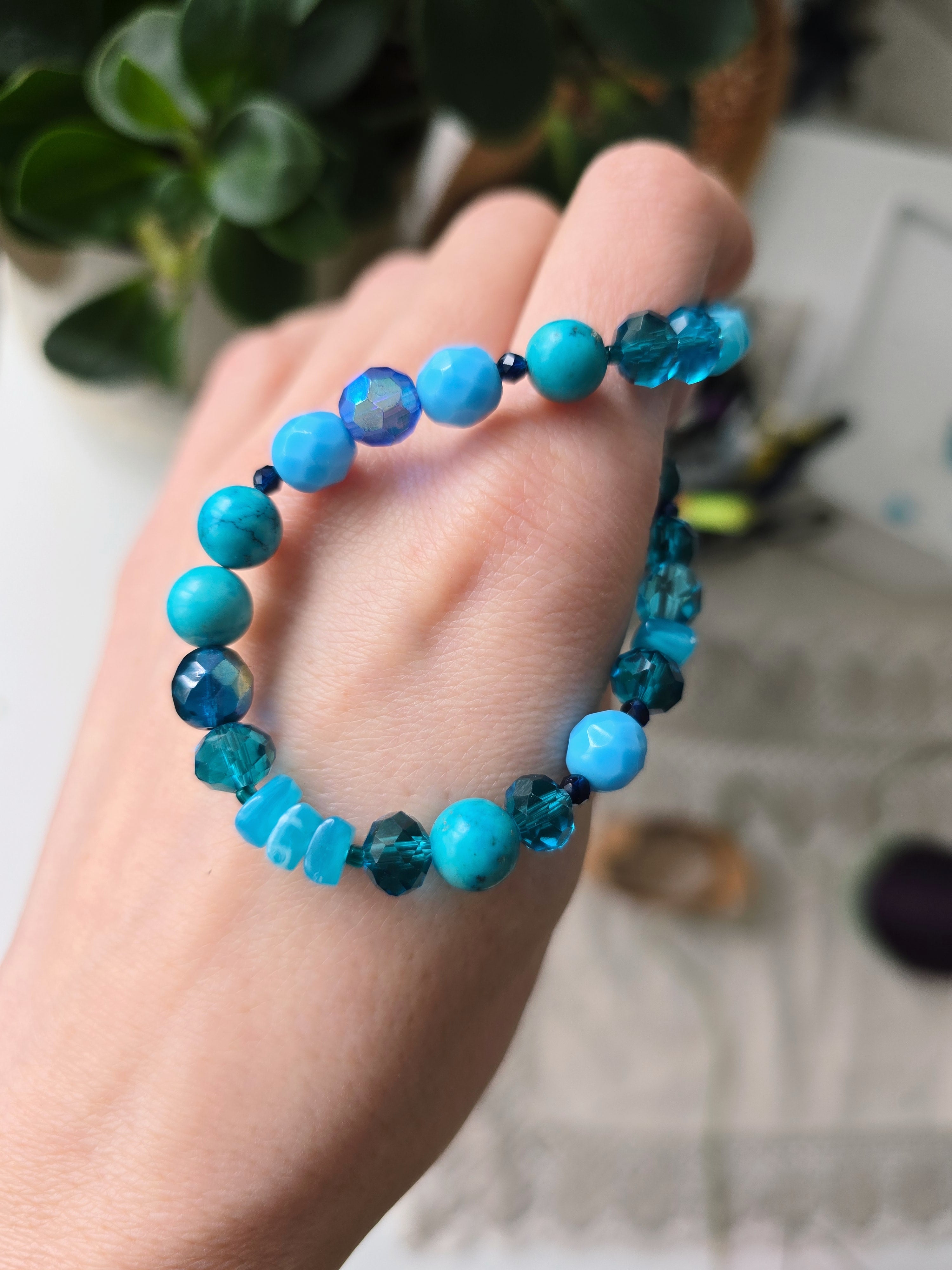 Tirkīzzilas, oriģināli savērtas krelles