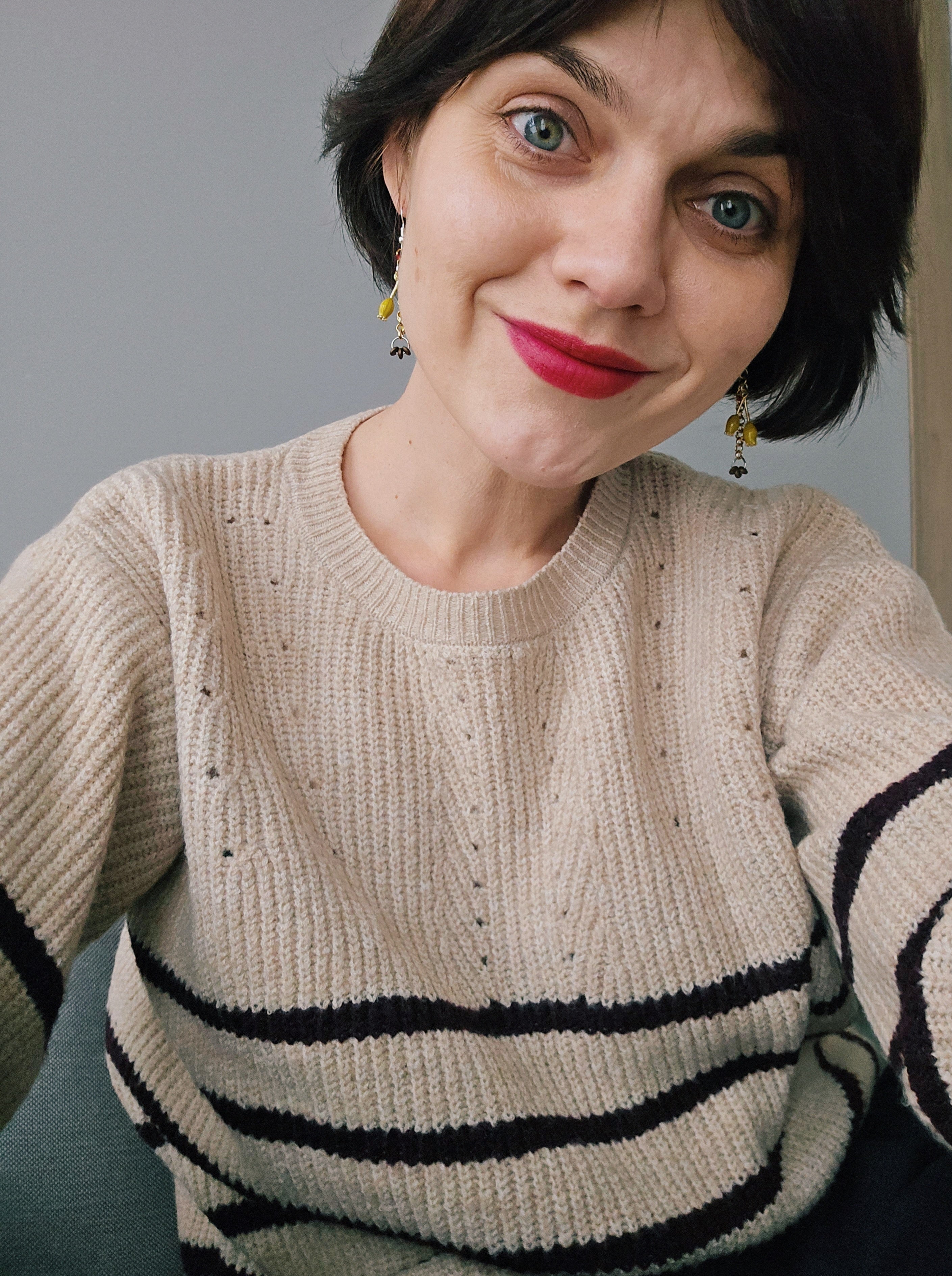 Colorful chain earrings with yellow tulips